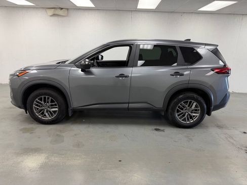 Used 2023 Nissan Rogue S AWD/4WD image 2