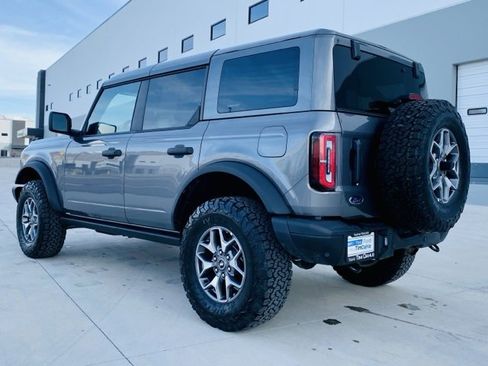 Used 2025 Ford Bronco Badlands image 7