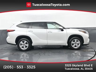 Used 2022 Toyota Highlander LE