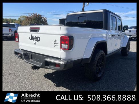 Used 2022 Jeep Gladiator Willys image 5