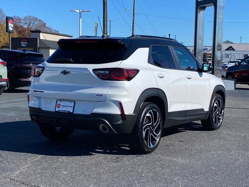 New 2025 Chevrolet TrailBlazer RS w/ Convenience Package image 3