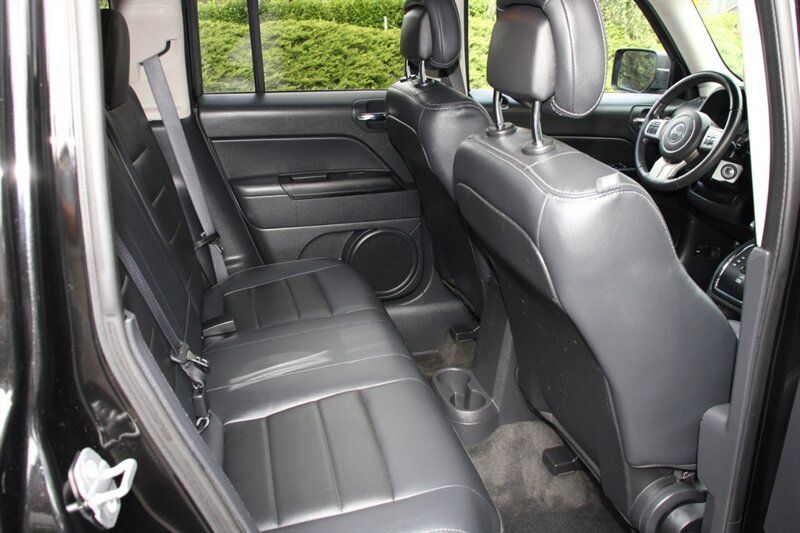 Used 2016 Jeep Patriot High Altitude AWD/4WD image 6