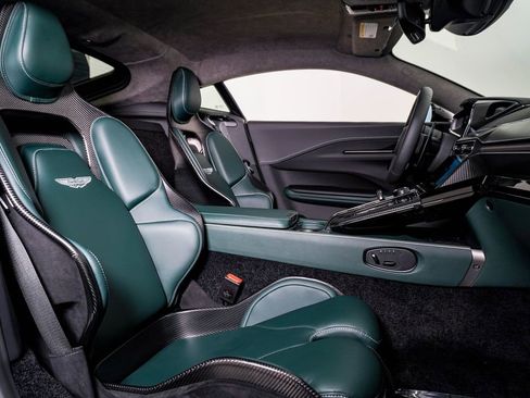 Used 2025 Aston Martin V8 Vantage Roadster RWD image 18