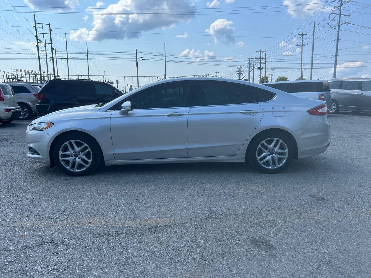 Used 2015 Ford Fusion SE FWD image 6