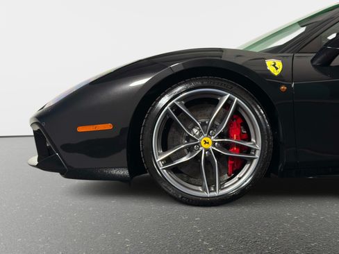 Used 2018 Ferrari 488 GTB RWD image 17