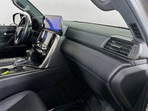 Used 2024 Lexus LX 600 4WD w/ Appearance Package image 34