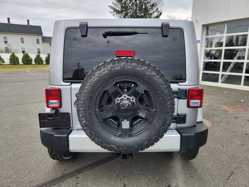 Used 2014 Jeep Wrangler Unlimited Sahara w/ Max Tow Package image 12