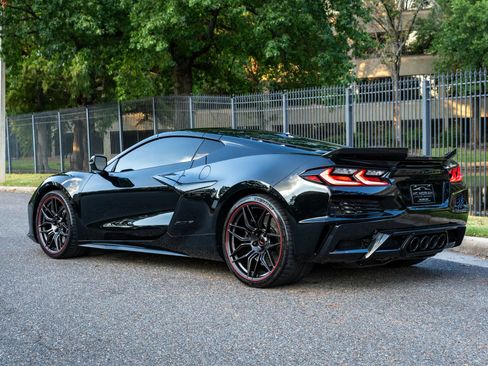 Used 2025 Chevrolet Corvette Z06 w/ Battery Protection Package RWD image 8