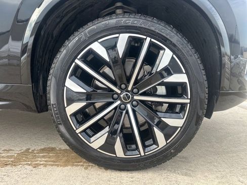 Certified 2025 Volvo XC90 B5 Plus image 11