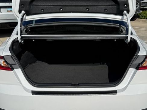 Used 2026 Toyota Camry SE w/ Convenience Package FWD image 32
