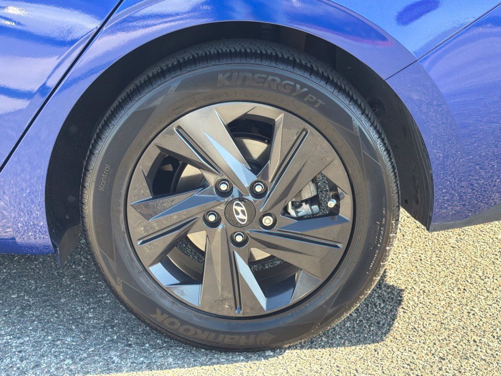 Used 2021 Hyundai Elantra SEL w/ Convenience Package FWD image 16