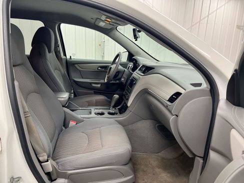 Used 2015 Chevrolet Traverse LS FWD image 21