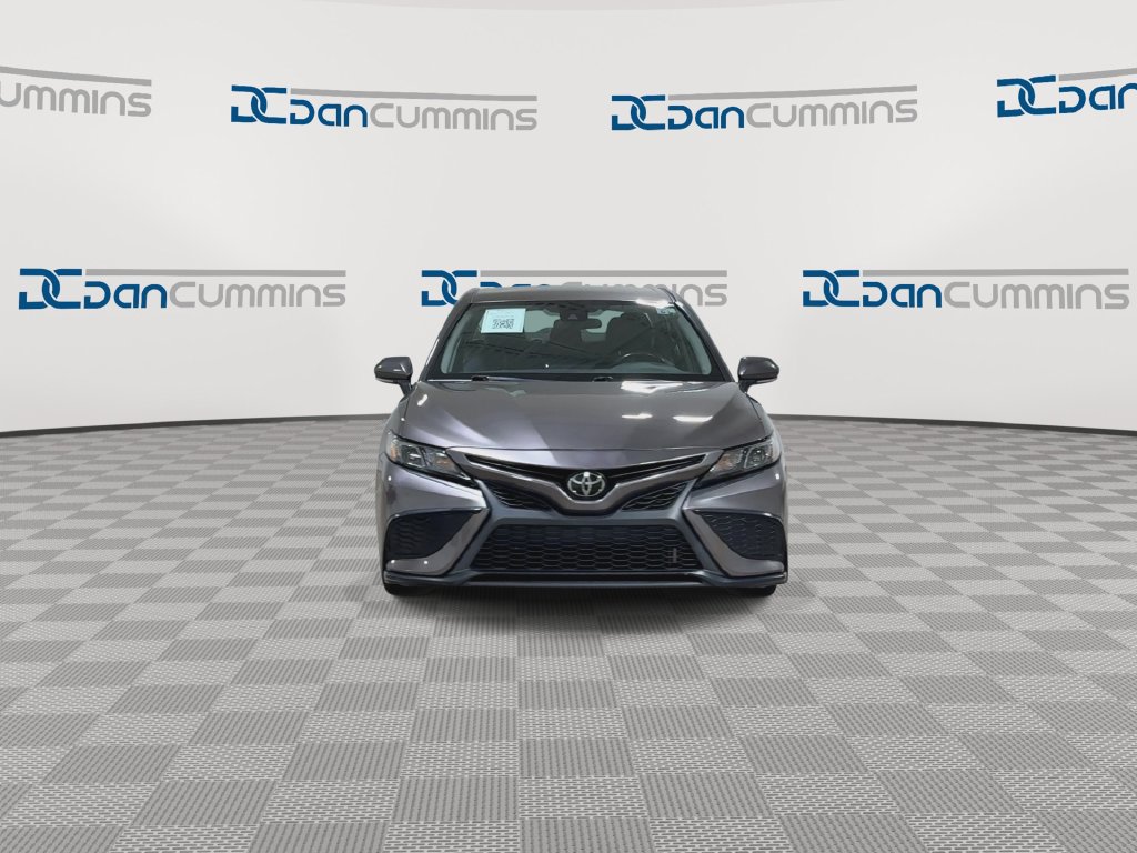 Used 2023 Toyota Camry SE FWD image 3