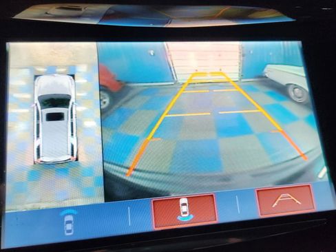 Used 2017 Cadillac Escalade Luxury image 38