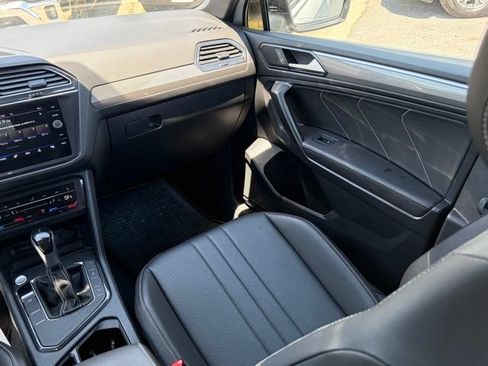 Used 2022 Volkswagen Tiguan SE R-Line FWD image 36