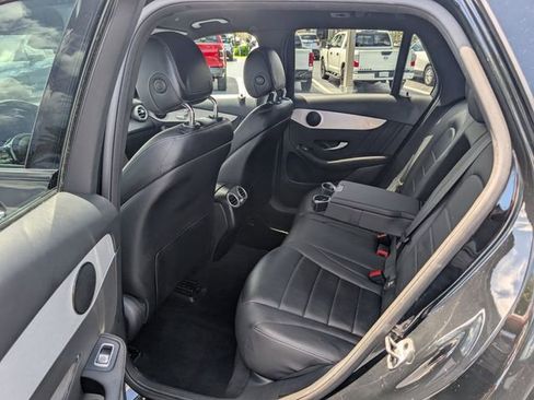 Used 2022 Mercedes-Benz GLC 300 image 13