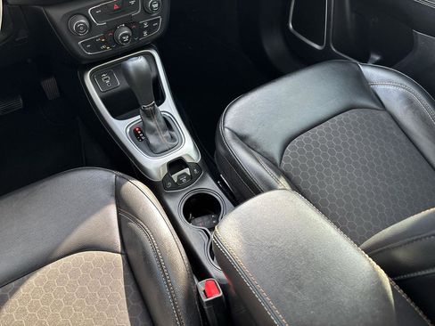 Used 2019 Jeep Compass Latitude image 17