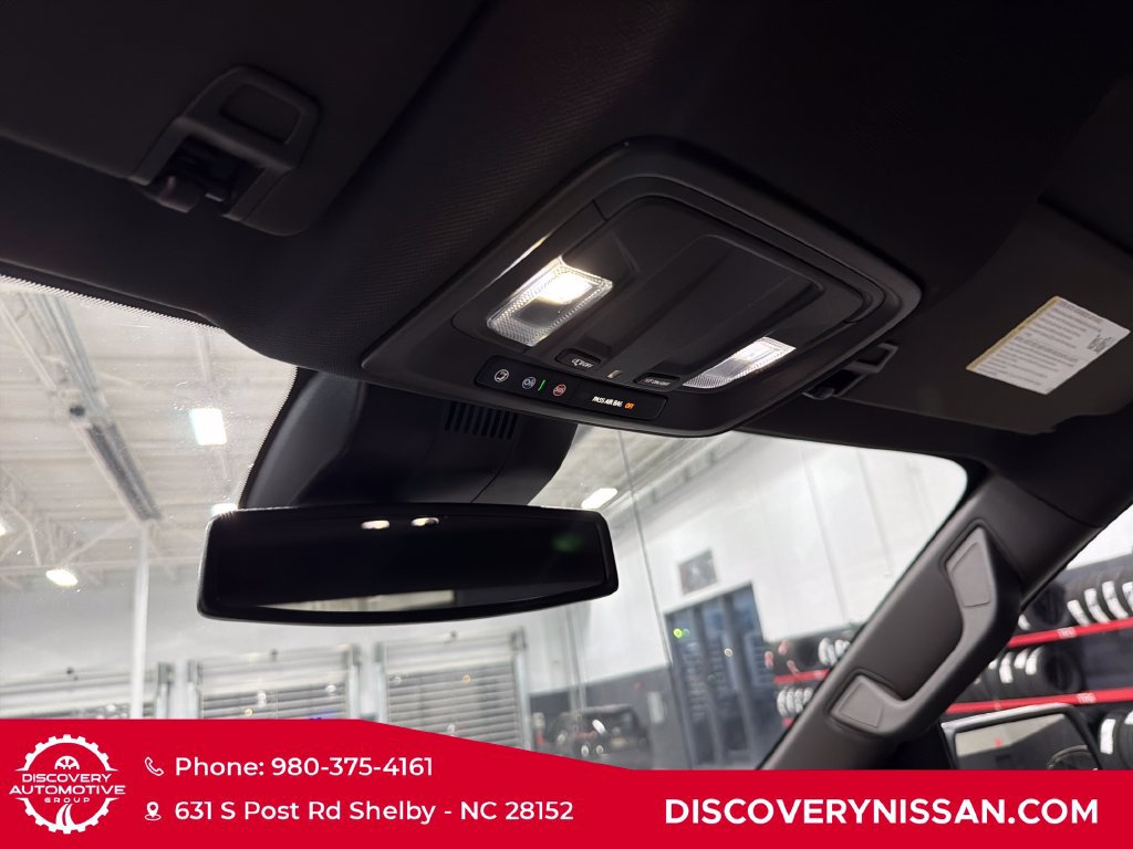 Used 2025 GMC Sierra 1500 SLT AWD/4WD image 26