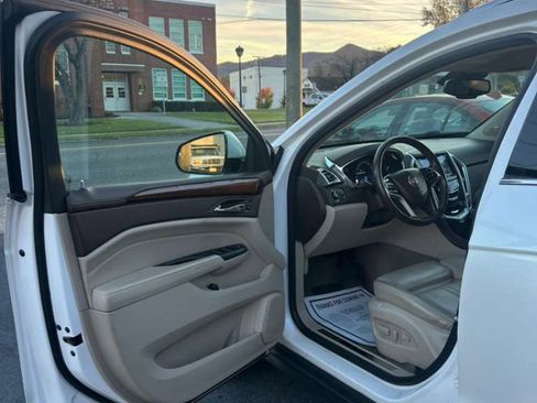 Used 2015 Cadillac SRX Luxury w/ Driver Awareness Package image 11