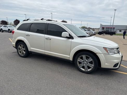 Used 2013 Dodge Journey R/T w/ Navigation & Sound Group I AWD/4WD image 3