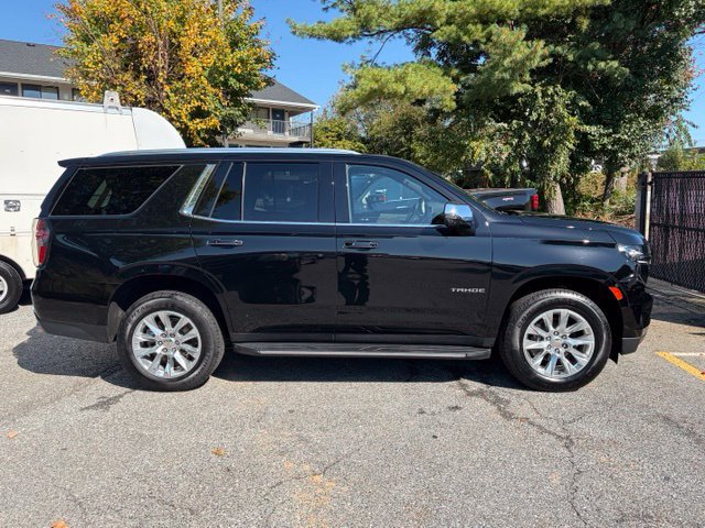 Used 2024 Chevrolet Tahoe Premier w/ Premium Package AWD/4WD image 9