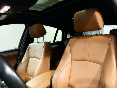 Used 2018 BMW X4 M40i image 18