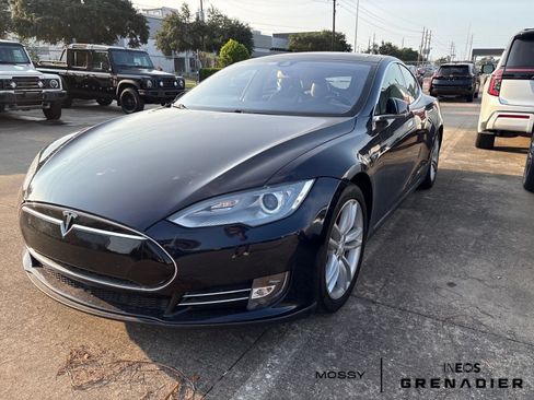 Used 2015 Tesla Model S 85D AWD/4WD image 2