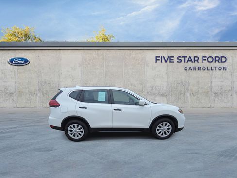 Used 2019 Nissan Rogue S FWD image 9