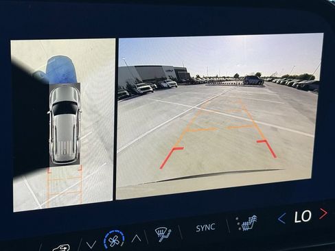 New 2026 Chevrolet Traverse Z71 w/ Enhanced Driving Package image 16