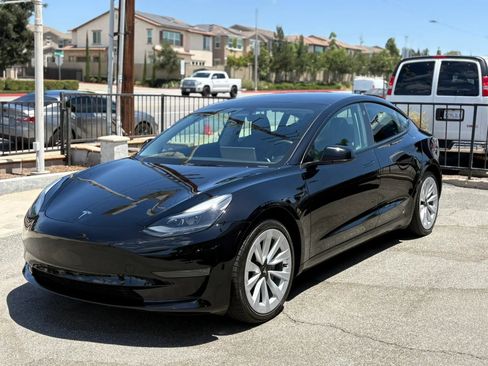 Used 2023 Tesla Model 3 Standard Range RWD image 7