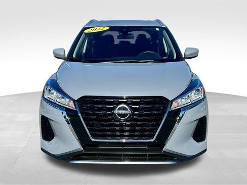 Used 2022 Nissan Kicks SV FWD image 2