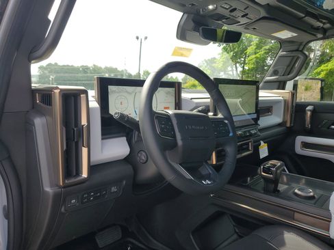 New 2025 GMC Hummer EV 2X image 17