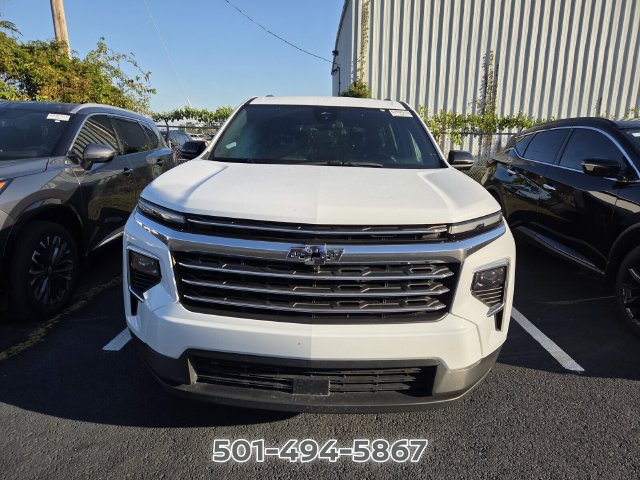 Used 2024 Chevrolet Traverse LT FWD image 2