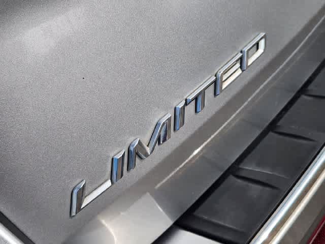 Used 2021 Ford Explorer Limited w/ Equipment Group 301A AWD/4WD image 8