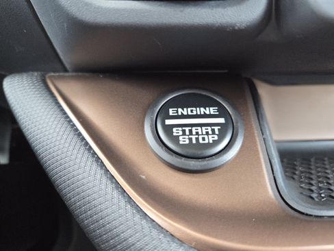 Used 2024 Ford Bronco Sport Outer Banks w/ Tech Package AWD/4WD image 15
