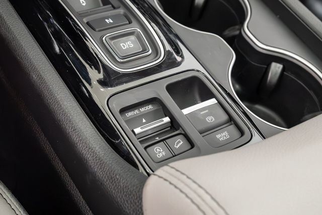 Used 2025 Honda Pilot Touring image 22