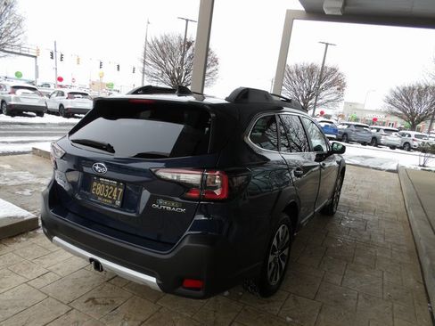 Used 2023 Subaru Outback Limited image 7