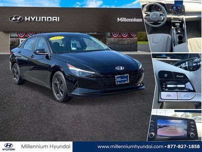 Certified 2023 Hyundai Elantra SEL w/ Preferred Accessory Package