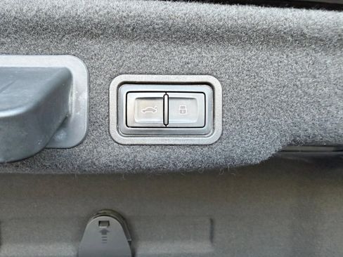 Used 2015 Audi A8 3.0T w/ Premium Package image 23