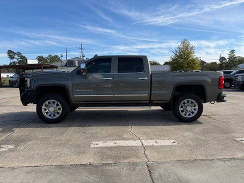 Used 2017 GMC Sierra 2500 Denali w/ Duramax Plus Package image 2