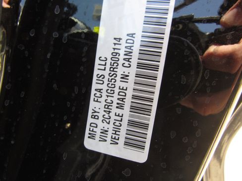 Used 2025 Chrysler Pacifica Limited FWD image 30