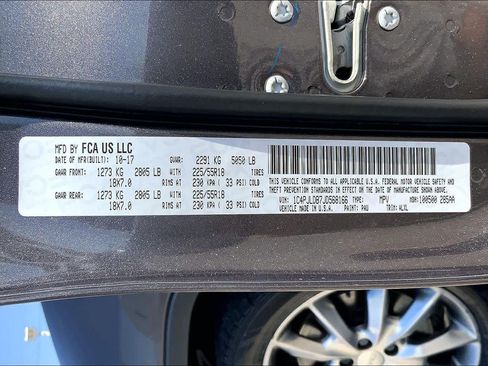 Used 2018 Jeep Cherokee Limited FWD image 35