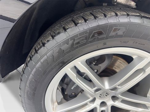 Used 2023 Porsche Macan image 87