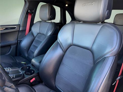 Used 2018 Porsche Macan GTS image 6
