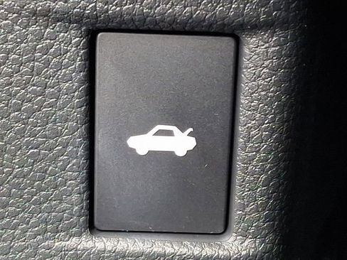 Certified 2025 Honda Accord LX image 26