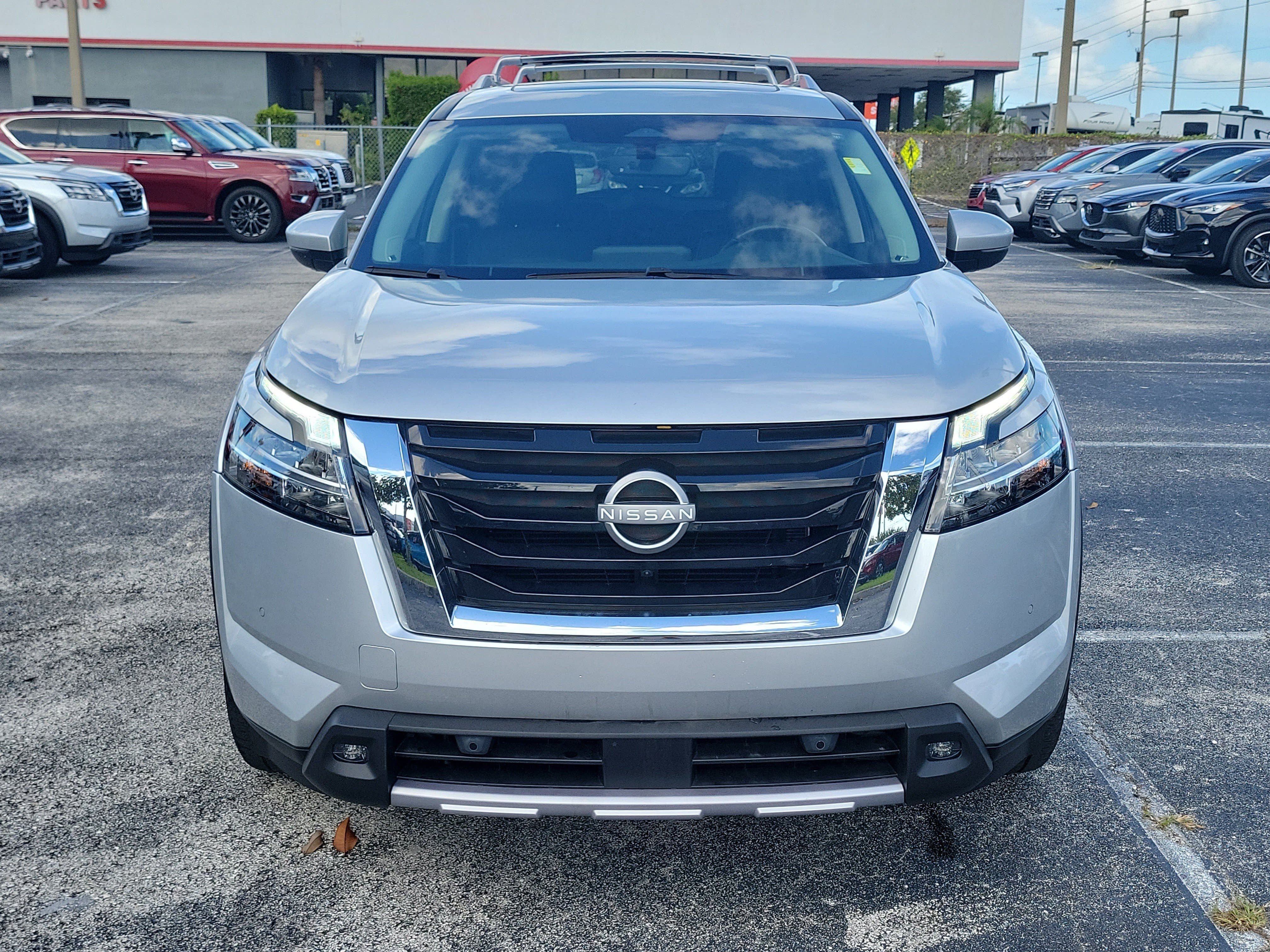Certified 2024 Nissan Pathfinder SL w/ SL Premium Package FWD image 2