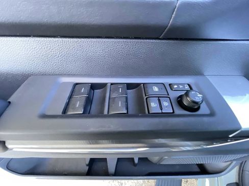 Used 2025 Toyota Sequoia Platinum image 23