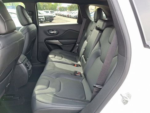 Used 2021 Jeep Cherokee Latitude Lux 80th Anniv w/ Quick Order Package 26U 80TH image 10