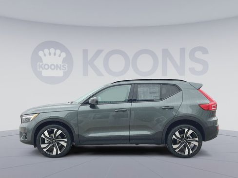 New 2026 Volvo XC40 B5 Plus w/ Protection Package Premier image 2
