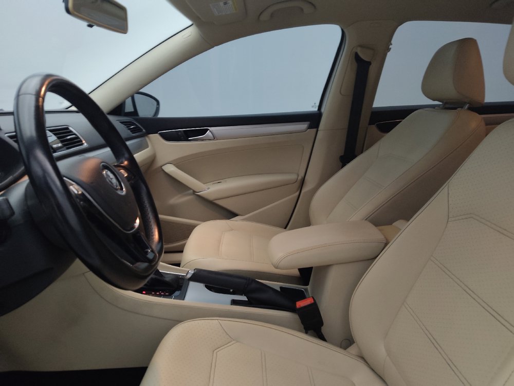 Used 2019 Volkswagen Passat 2.0T Wolfsburg FWD image 17